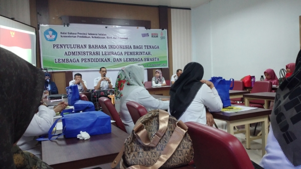Sekretasis Dinas Pendidikan Maros: Jangan Jadikan Bahasa Asing Menjadi Tuan Rumah di Negeri Sendiri